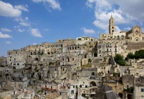 Екскурзия в ИТАЛИЯ - НОВА ГОДИНА в Бари! Екскурзия със самолет и асистанс на български език!